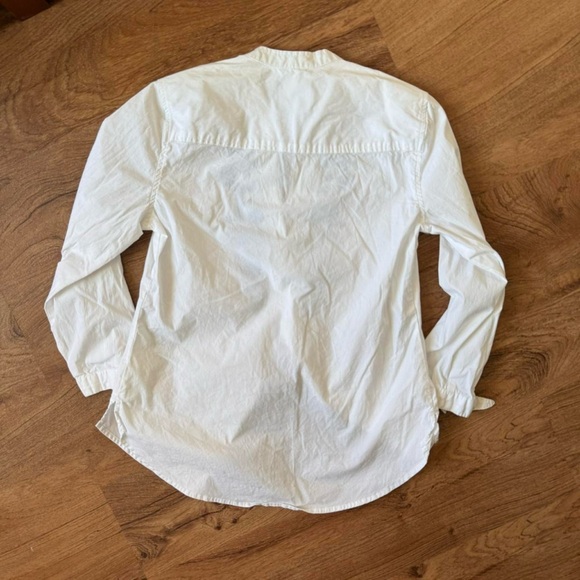 Abercrombie & Fitch White Top with Navy Floral Embroidery - Picture 4 of 5